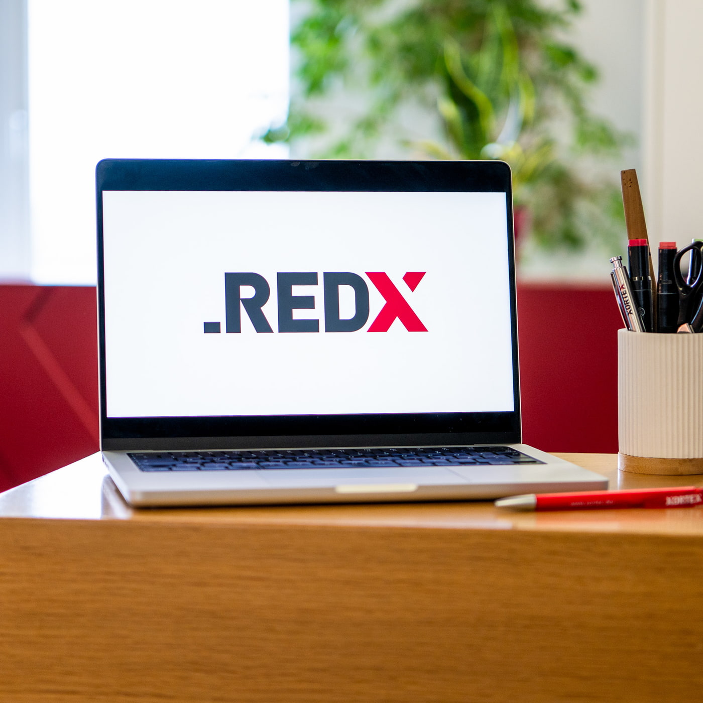 Laptop mit REDX-Logo, Kugelschreiber
