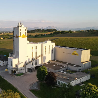 Solan Betriebsgebäude im Jahr 2022